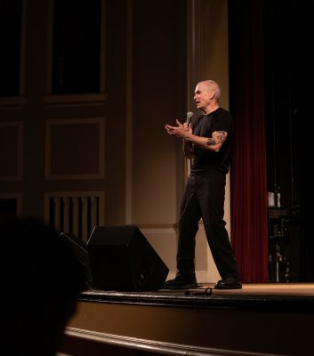 Henry Rollins inspires 1st-year students with compelling lecture